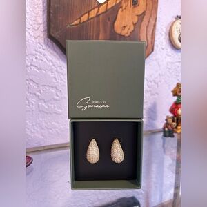 BRAND NEW JEWELS BY SUNAINA NARNIA STUDS